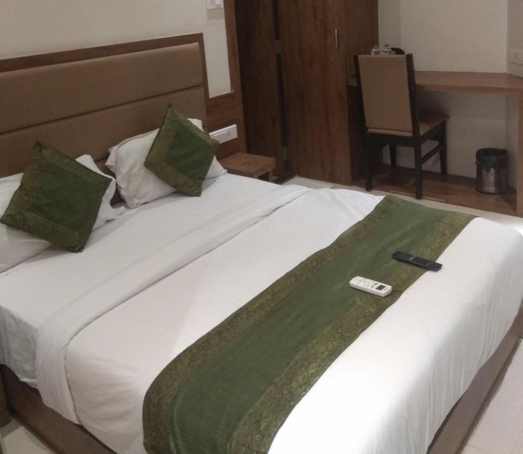 Hotel West Blue Βομβάη Εξωτερικό φωτογραφία